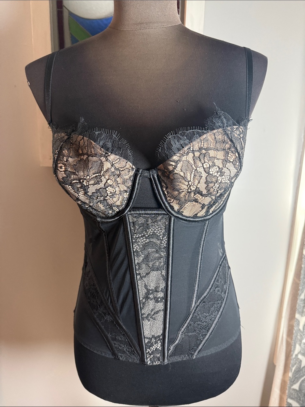 Victoria's Secret Black & Nude Lace Corset Bustier 36C - Picture 2 of 7